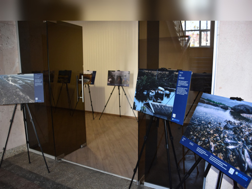 Держводагентство та «Карітас України» презентували фотовиставку «Вода у вогні війни»